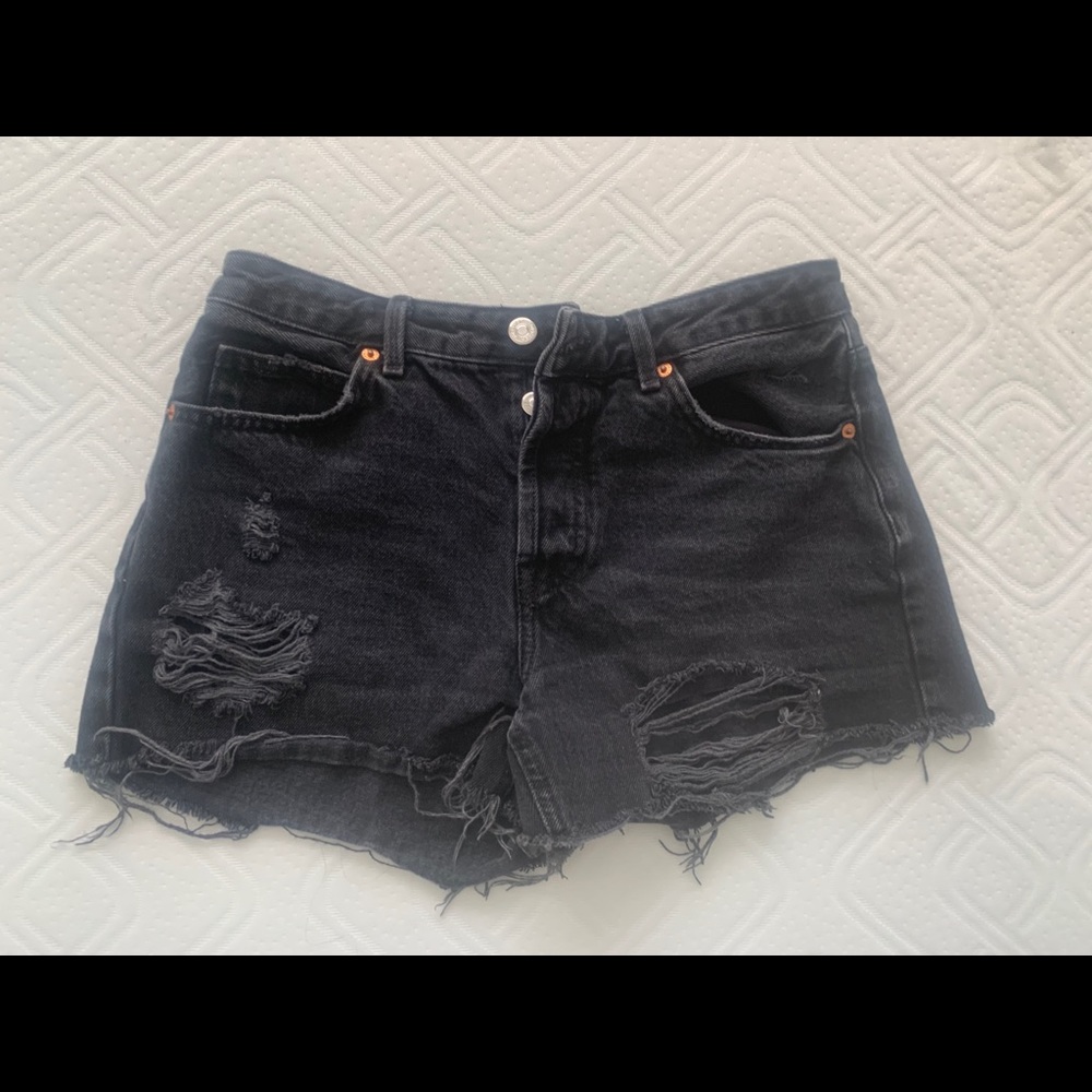 TopShop distressed black shorts (style: Ashley)